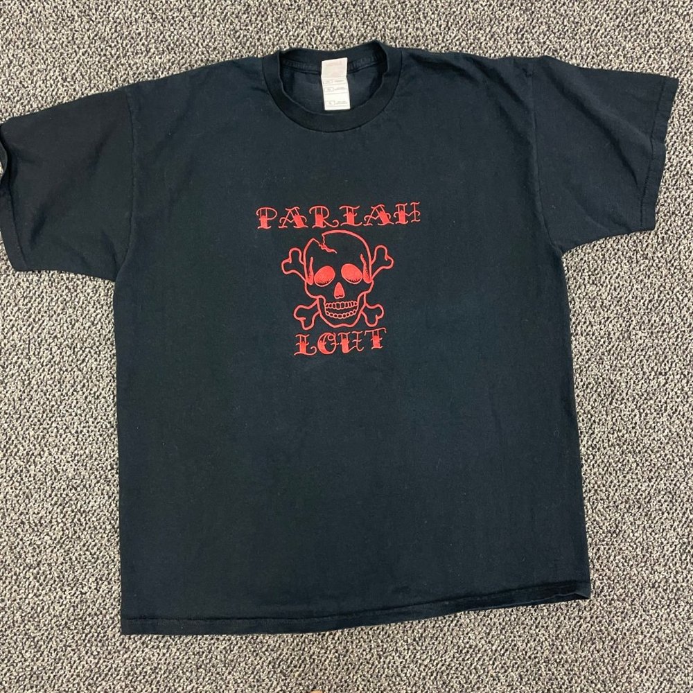 Pariah T-shirt Size XL